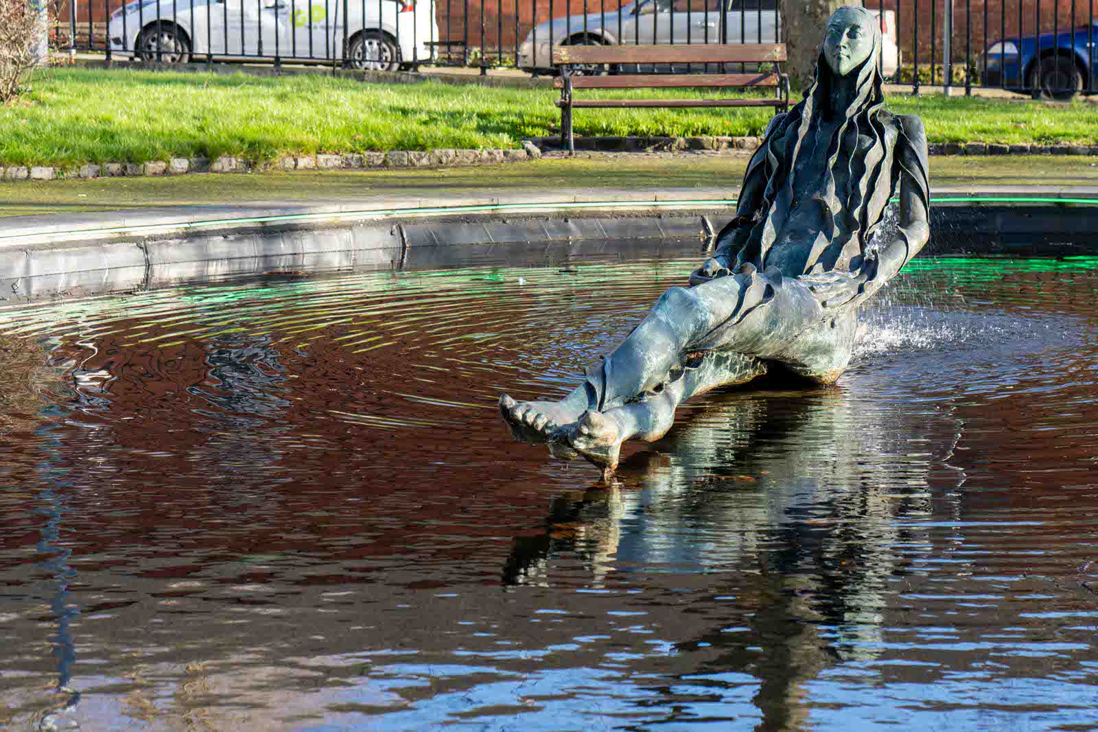 anna-livia-bronze-by-eamonn-o-doherty-locally-known-as-the-floozie-in